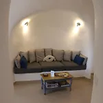 Santorini Cave Holiday home Exo Gonia