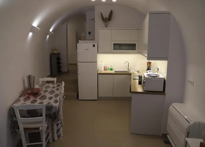 Santorini Cave Holiday home Exo Gonia