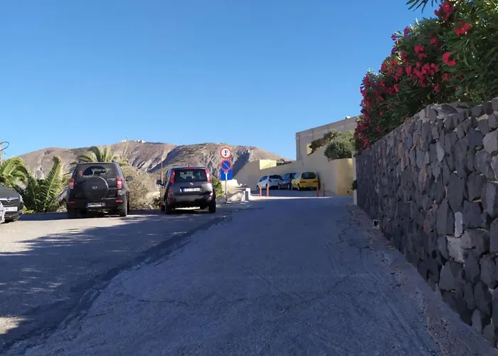 Santorini Cave בית נופש Éxo Goniá